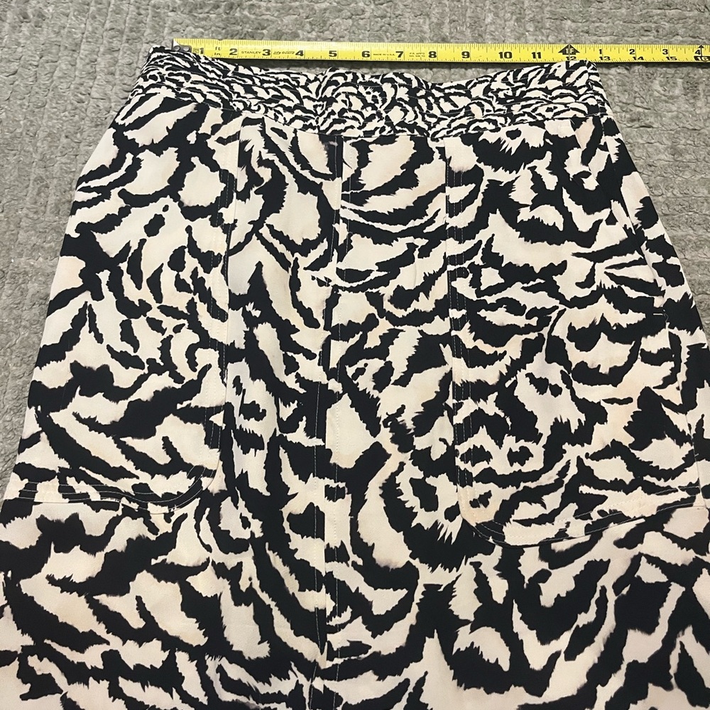 REISS London Black and White Midi Pencil Skirt with Slit - Picture 2 of 7